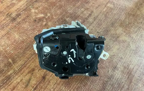 Audi A3 S3 8V Rear door lock 8K0839015C