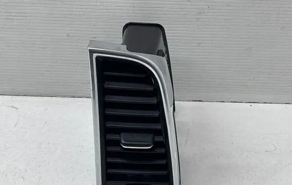 Porsche Panamera (970) Dash center air vent grill 970552141
