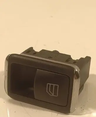 Mercedes-Benz C W204 Electric window control switch A2046707358 03133501 10034661
