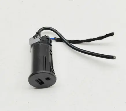 Iveco Daily 6th gen AUX in-socket connector 5802012270
