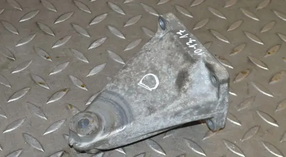 Mercedes-Benz SL R230 Engine mounting bracket A1132231404