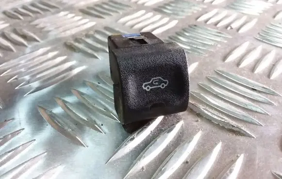 Opel Omega B1 Air circulation switch 90457320