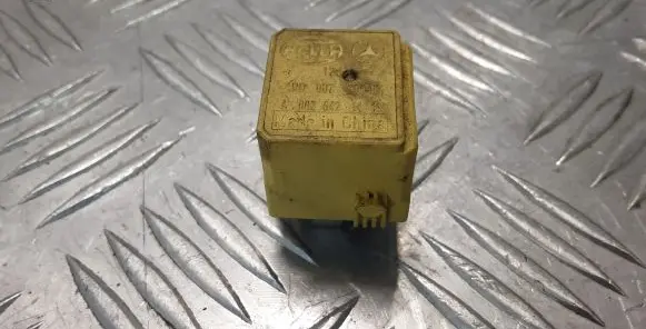 Mercedes-Benz Vito Viano W639 Other relay A0025421419
