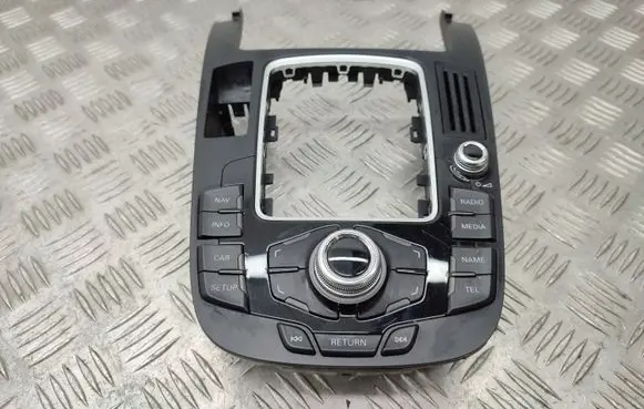 Head unit multimedia control