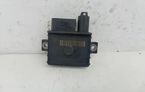 BMW 5 F10 F11 Glow plug pre-heat relay 780015605 0522140102