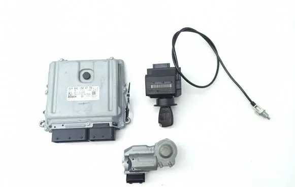 Mercedes-Benz E W211 Engine ECU kit and lock set A6421504779 0281012402 2115452308