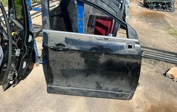 Opel Antara Front door