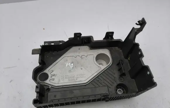 Renault Clio V Battery tray P1019156A