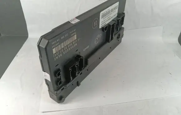 Mercedes-Benz Vito Viano W639 Fuse module 6395450201