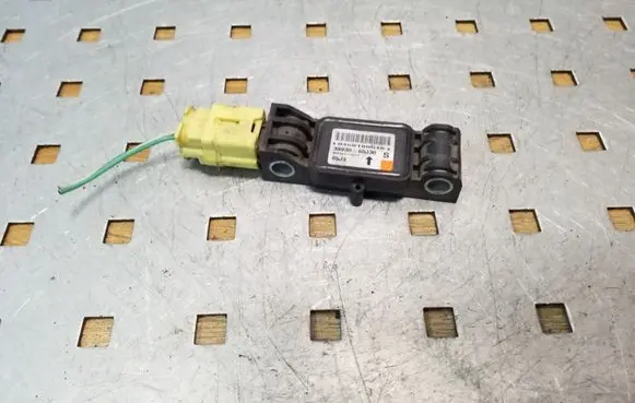 Suzuki Grand Vitara II Airbag deployment crash/impact sensor 3893065J30