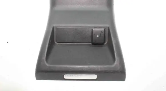Land Rover Range Rover Evoque L551 Other center console (tunnel) element K8D204569A