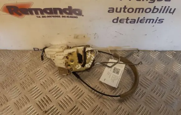 Mitsubishi Pajero Front door lock