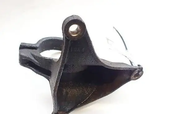 Ford Mondeo MK IV Engine mounting bracket 3M513K305DC