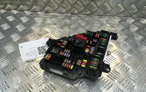 BMW 5 F10 F11 Fuse module 9234423