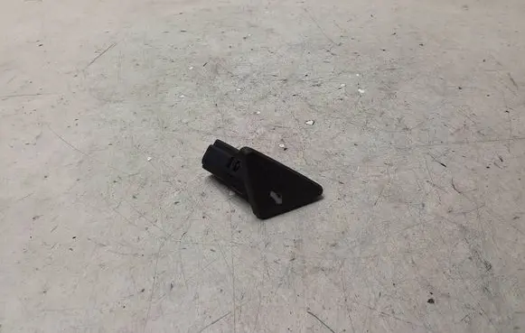Tailgate opening switch