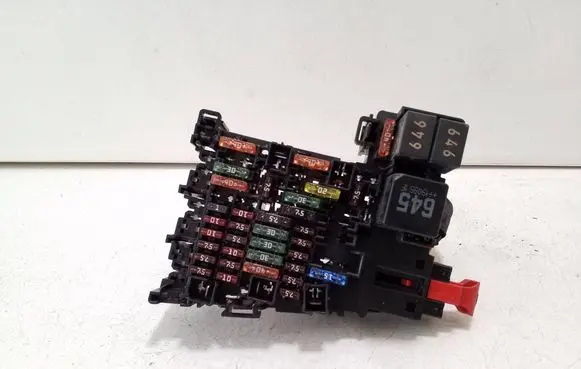Audi TT TTS RS Mk3 8S Fuse module 5Q0937615C