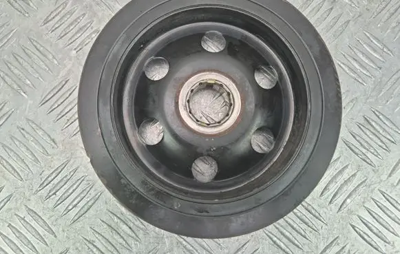 Mercedes-Benz A W176 Crankshaft pulley A2700300503