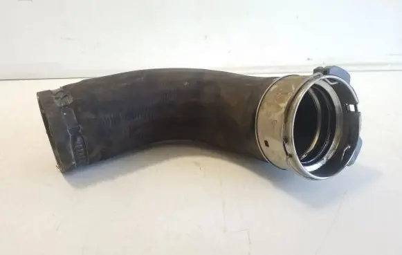 Volvo XC40 Intercooler hose/pipe 32224398