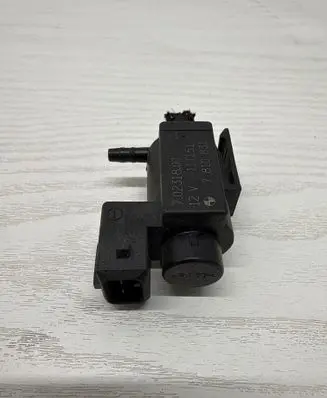 BMW 5 F10 F11 Turbo solenoid valve 70231800 11T151 7810831