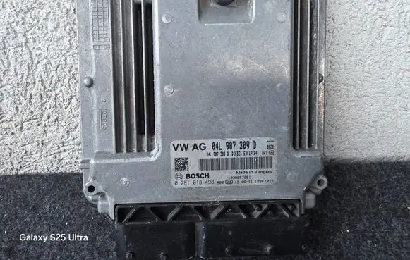 Audi A3 S3 8V Engine control unit/module 04L907309D