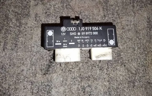 Audi TT Mk1 Coolant fan relay 1J0919506K 898972000
