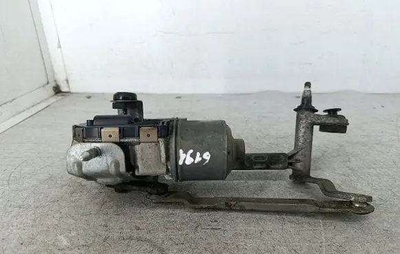 Volkswagen Touran I Front wiper linkage 