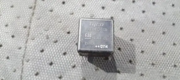 Opel Zafira A Other relay 90464760 V23134-K52-X220