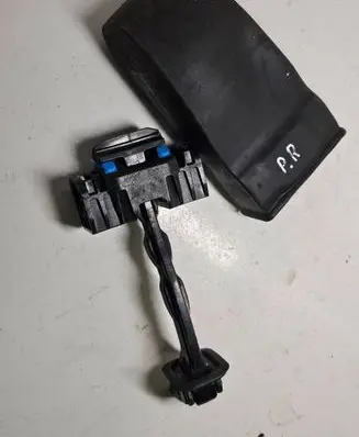 Volkswagen Tiguan Front door check strap stopper 5N0837249A