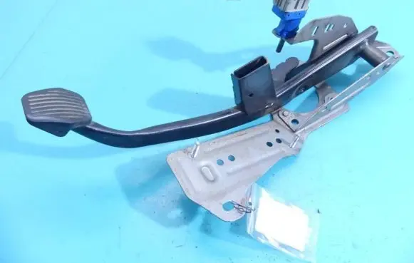 Ford Kuga II Accelerator throttle pedal AV61-2467-AF IMPRK1316002