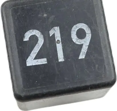 Volkswagen PASSAT B5 Other relay 443951253AA