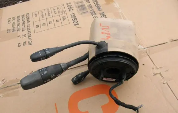 Mercedes-Benz S W220 Tailgate/trunk/boot open switch A0004640318