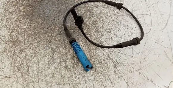 BMW 6 E63 E64 ABS brake wheel speed sensor 258196