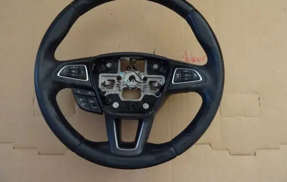 Ford Kuga II Steering wheel
