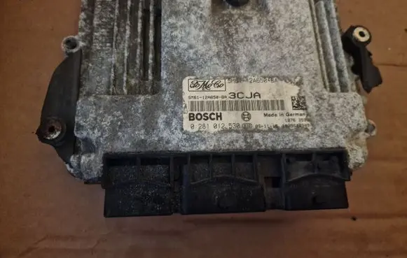 Mazda 3 I Engine control unit/module 0281012530 5M6112A650BA