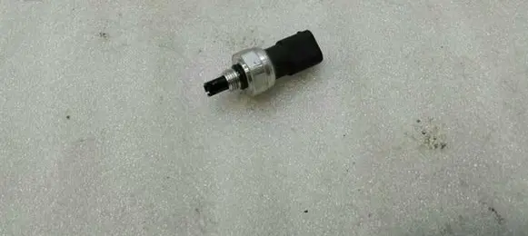Tesla Model S Sensor 100851600B