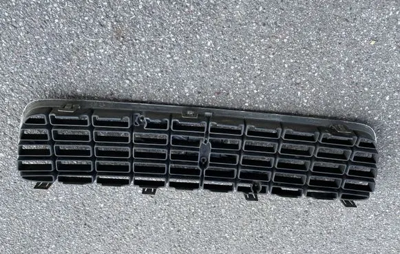 Volvo S60 Front bumper upper radiator grill 9151881 9190740