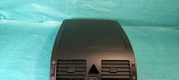 Glove box