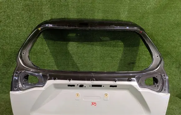 Toyota Yaris Cross Truck tailgate 