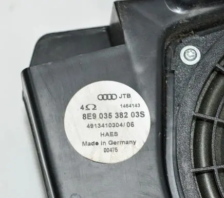 Audi A4 S4 B7 8E 8H Subwoofer speaker 8E9035382