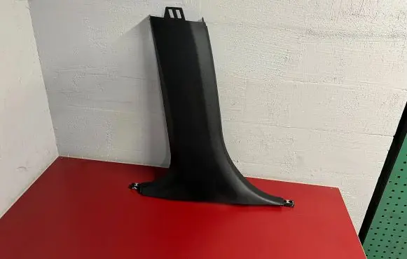 (B) pillar trim (bottom)