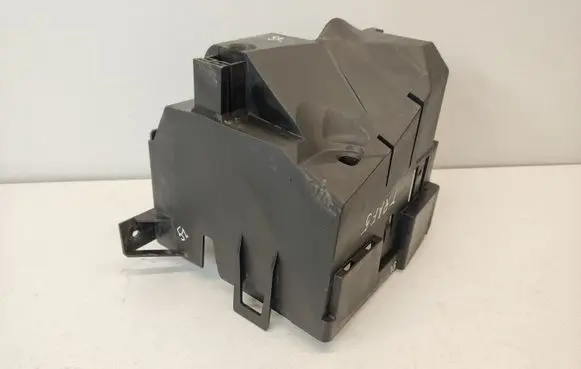 Renault Trafic II (X83) Fuse box cover 820004640