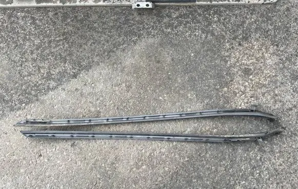 BMW 2 F45 Windshield trim 7301035