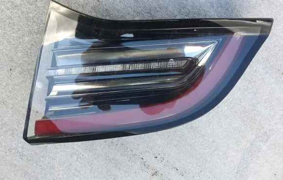 Tesla Model 3 Tailgate rear/tail lights 1077402