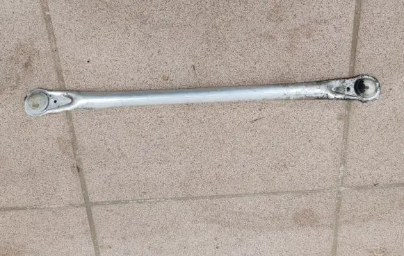 Subaru Legacy Front wiper linkage 