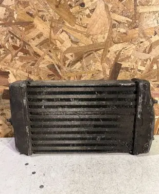 Chrysler Voyager Intercooler air channel guide 83403D