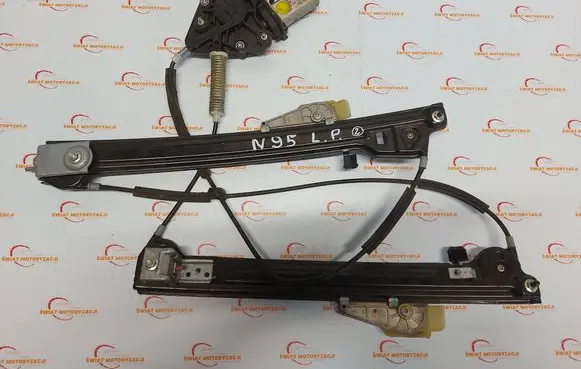 Alfa Romeo Mito Front door window regulator with motor 