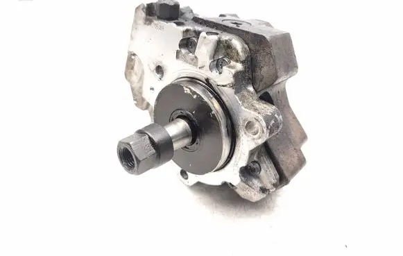 BMW X3 E83 Fuel injection high pressure pump 7798333 0445010146
