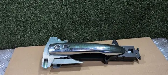 Renault Koleos II Front door exterior handle 806064724R 806070740R F556504110