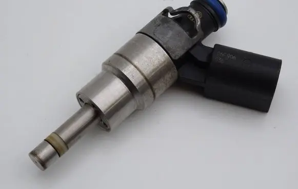 Volkswagen PASSAT B6 Fuel injector 06F906036