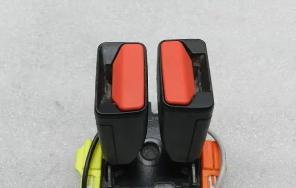 Volvo V40 Cross country Rear seatbelt buckle 31377484 20140707